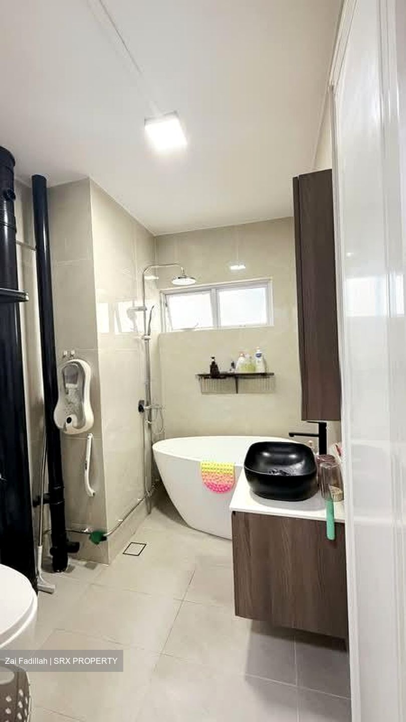 Blk 547 Jurong West Street 42 (Jurong West), HDB Executive #559383511